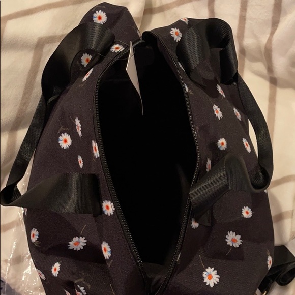 Alice & Olivia X FFF duffle bag & hat bundle - Picture 7 of 11